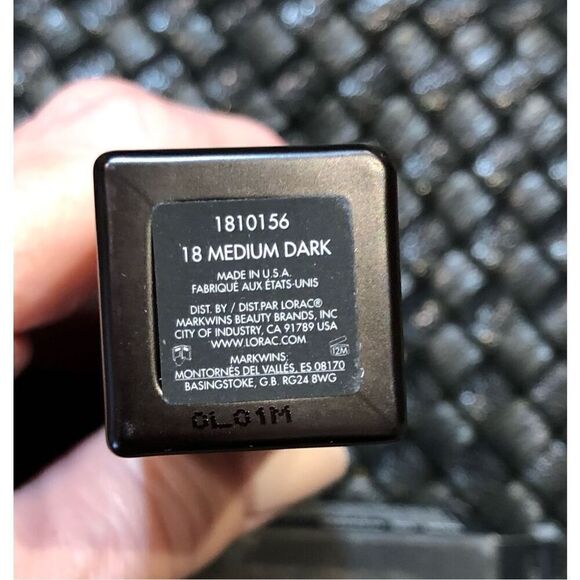 LORAC - 🎉HP X 2🎉 NWT (Imperfect Box) PRO Soft Focus Long-Wear Foun/18 Med Dark - Picture 5 of 9